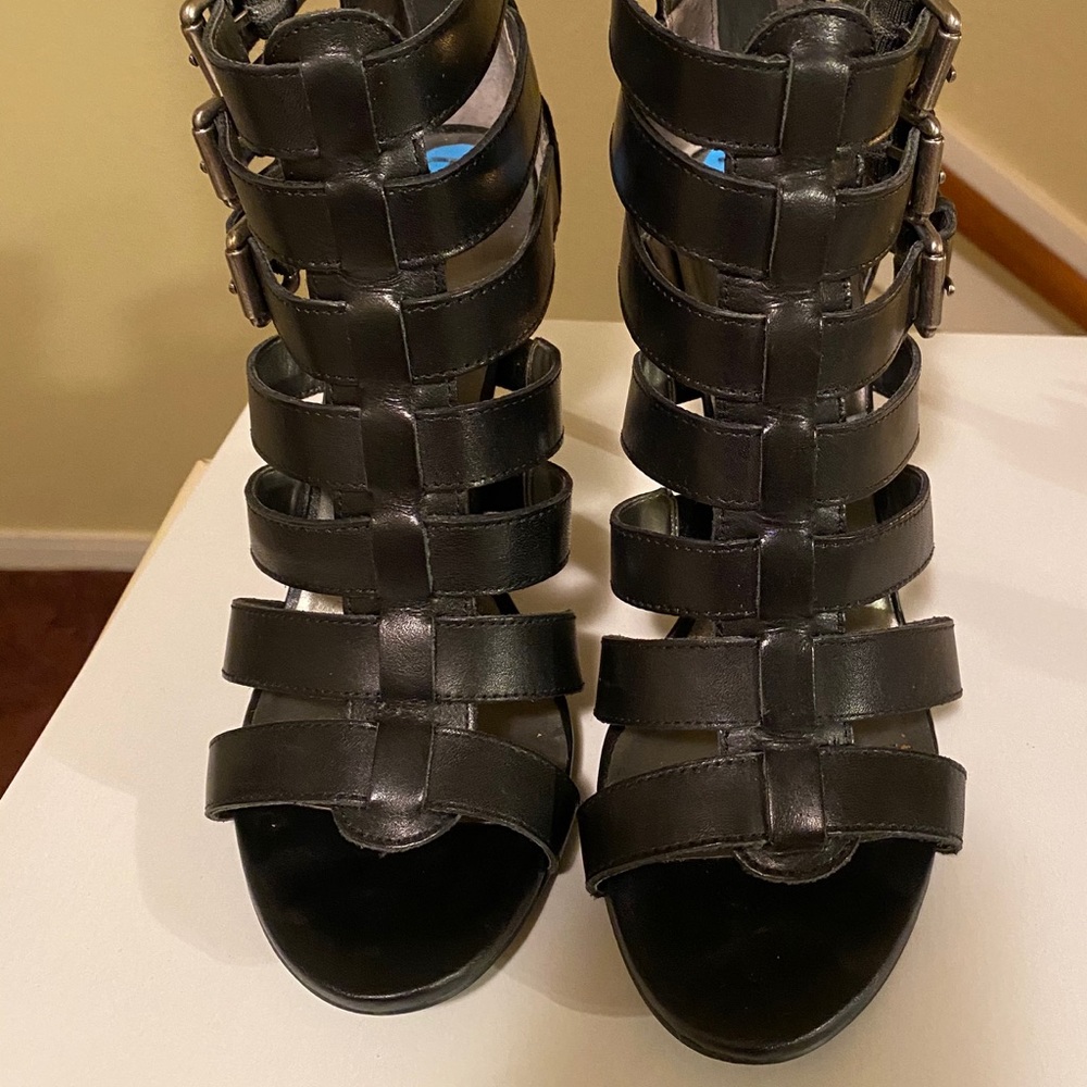Guess straps and side hardware heels Final price